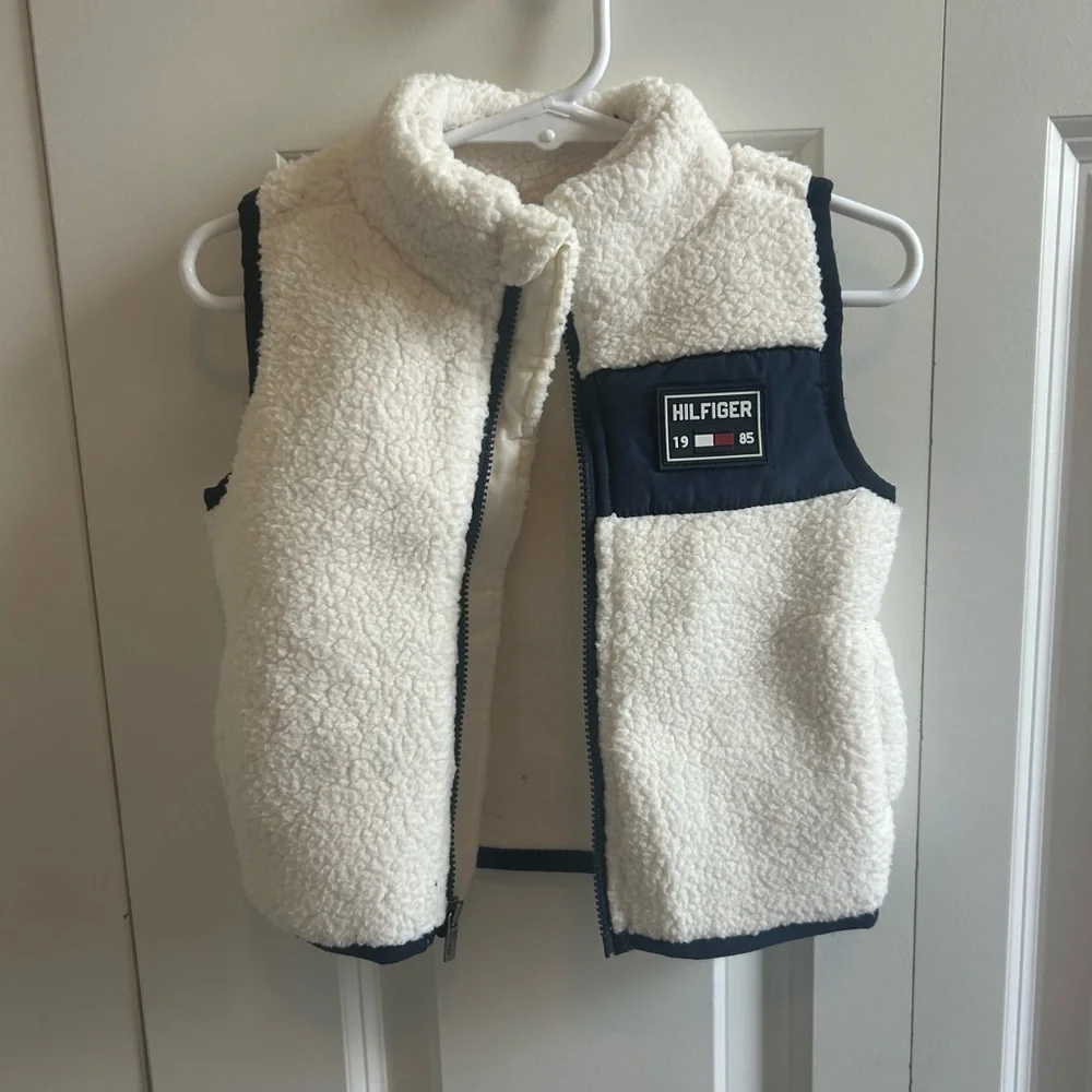 Tommy Hilfiger fleece vest‎ size 3/6 months - Picture 2 of 5